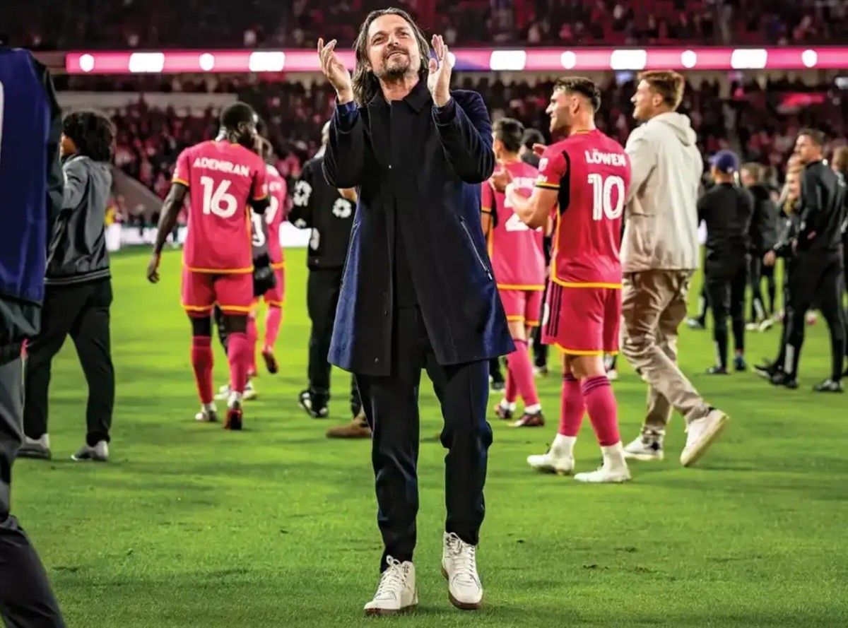 世界足坛最离谱的球员，走遍六大洲，三次被宣布死亡。